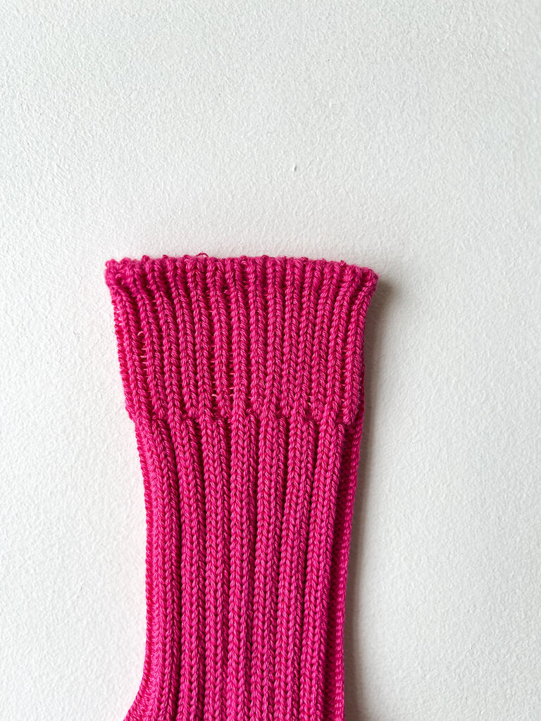 ROTOTO CHUNKY RIBBED CREW SOCKS IN DARK PINK SIZE LARGE