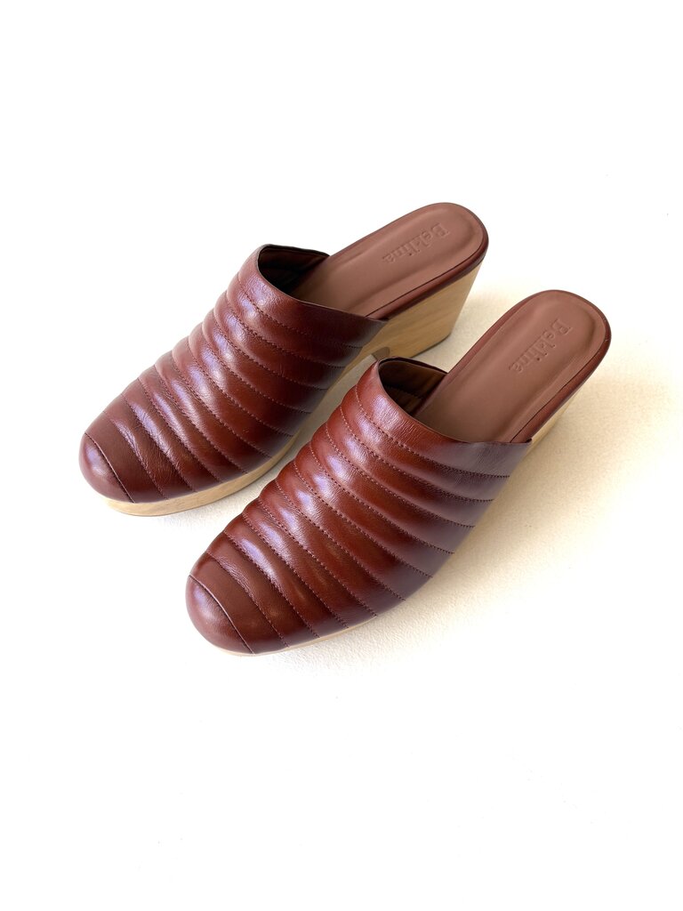 BEKLINA RIBBED CLOG SIZE 11.5