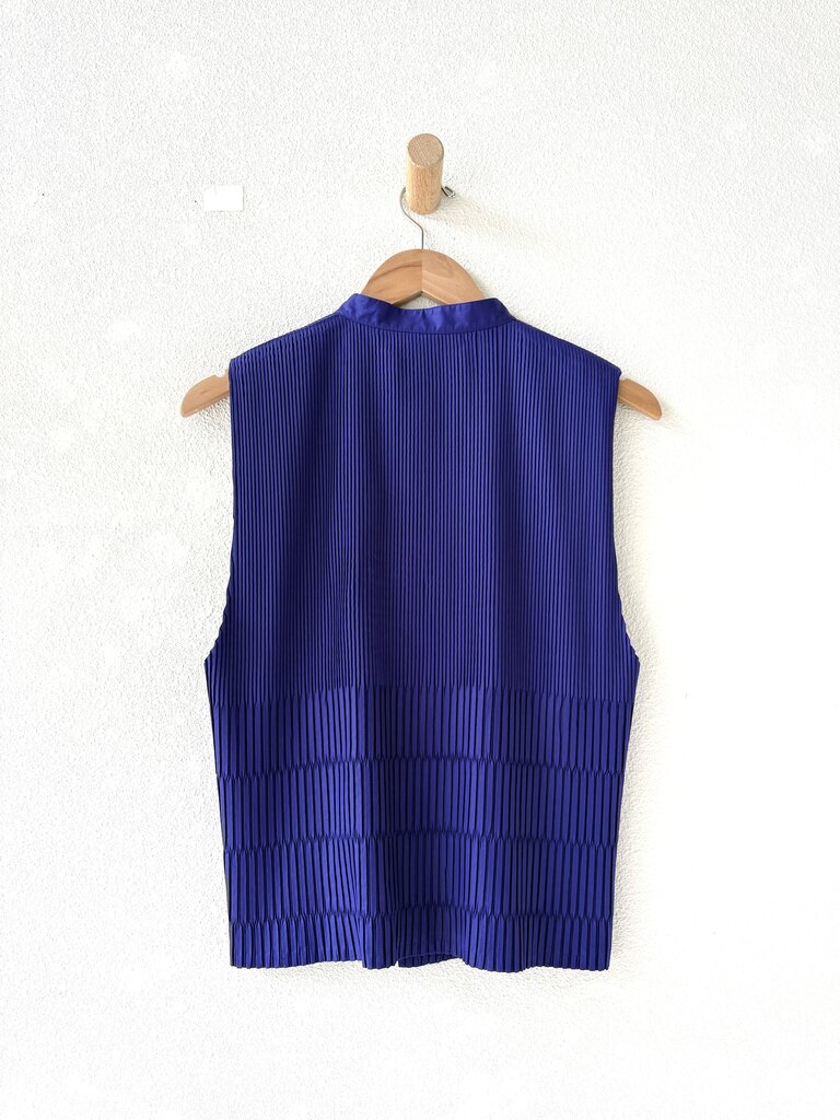 PLEATS PLEASE VEST SIZE 2