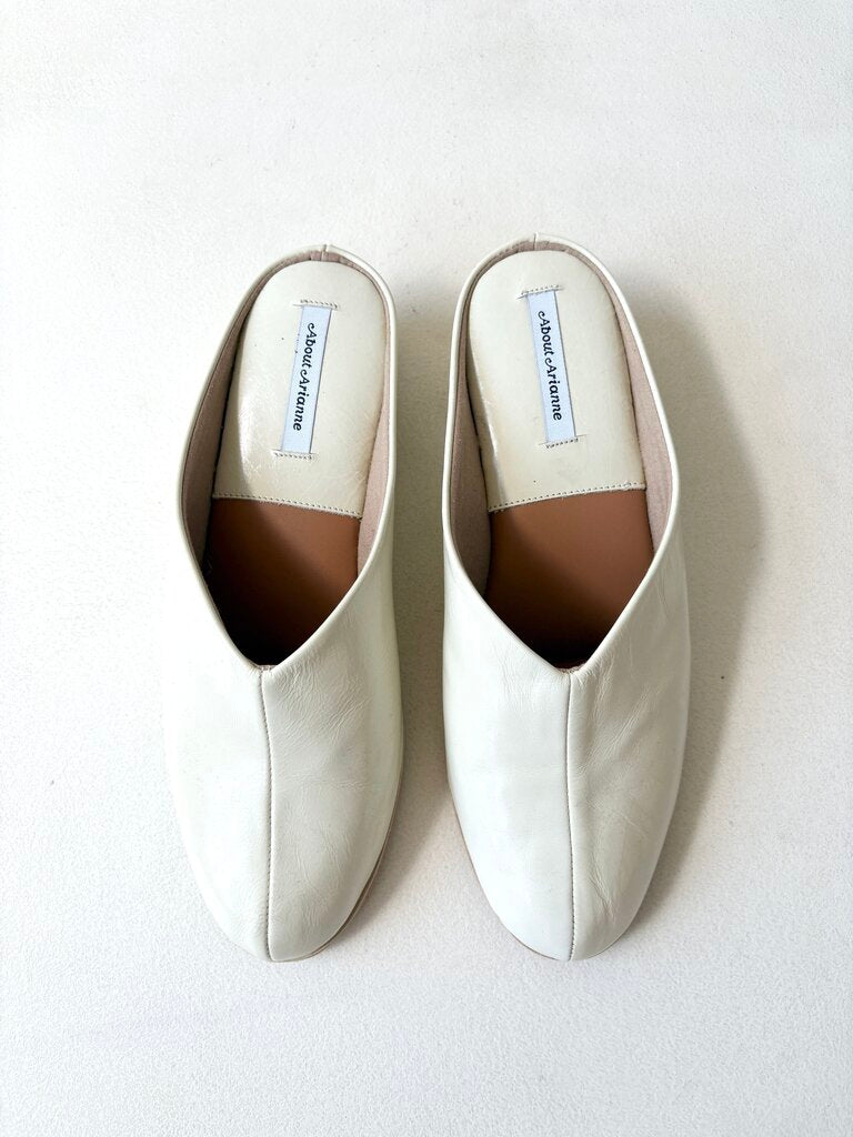 ABOUT ARIANNE 'BAO WALK SLIDES' SIZE 40