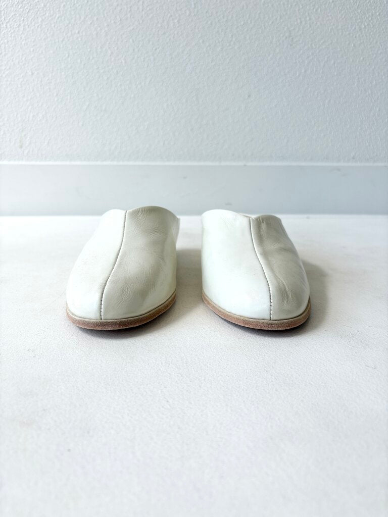 ABOUT ARIANNE 'BAO WALK SLIDES' SIZE 40