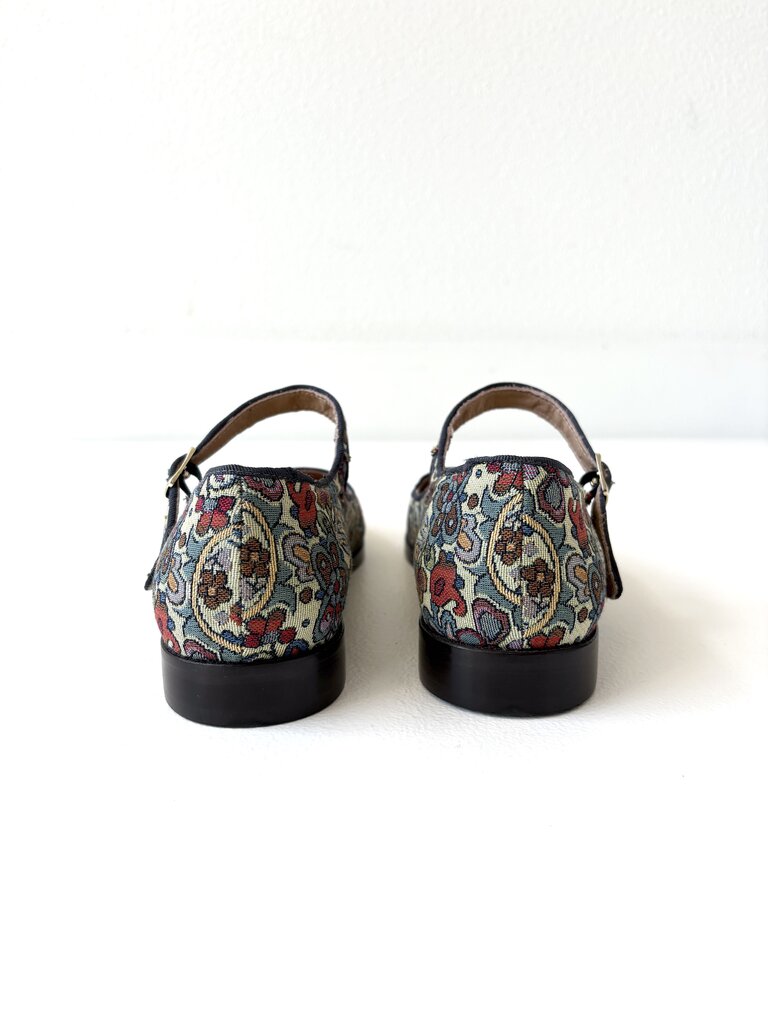 CARON CALLAHAN MARYJANES SIZE 38