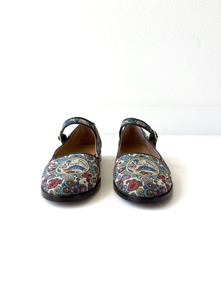 CARON CALLAHAN MARYJANES SIZE 38