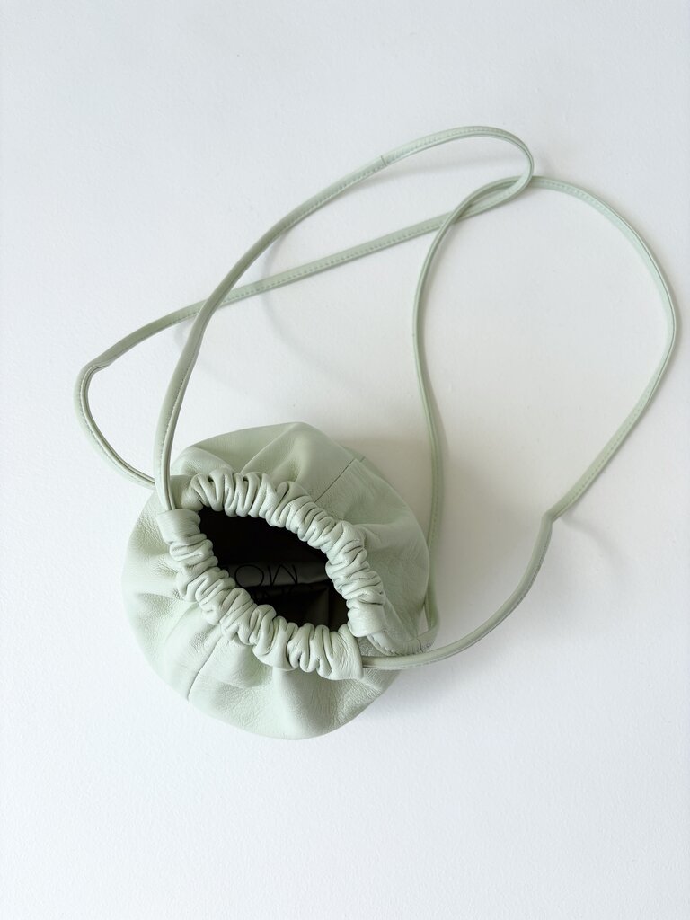 MODERN WEAVING 'SQUARE GATHERED BUCKET' PURSE