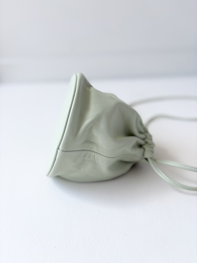 MODERN WEAVING 'SQUARE GATHERED BUCKET' PURSE