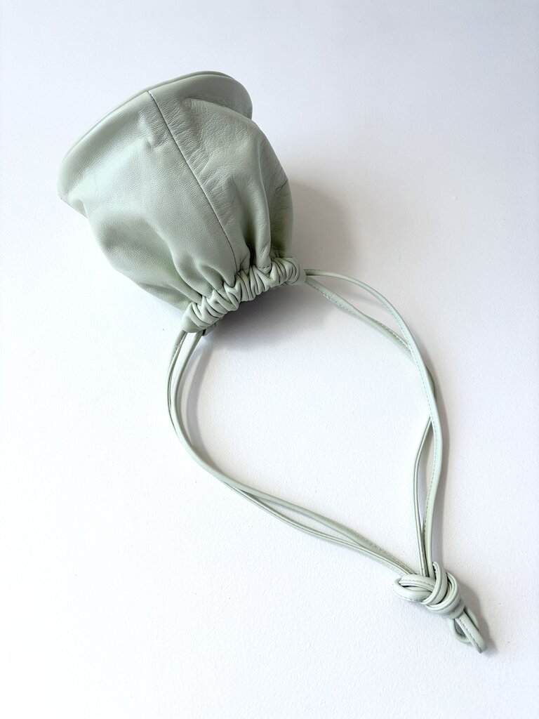 MODERN WEAVING 'SQUARE GATHERED BUCKET' PURSE