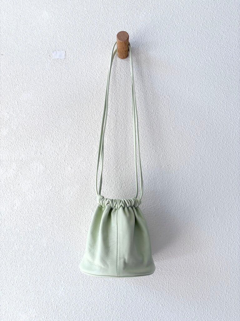 MODERN WEAVING 'SQUARE GATHERED BUCKET' PURSE