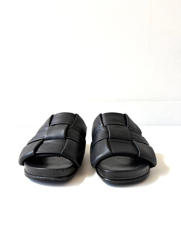 JIL SANDER WOVEN LEATHER SLIDES SIZE 37