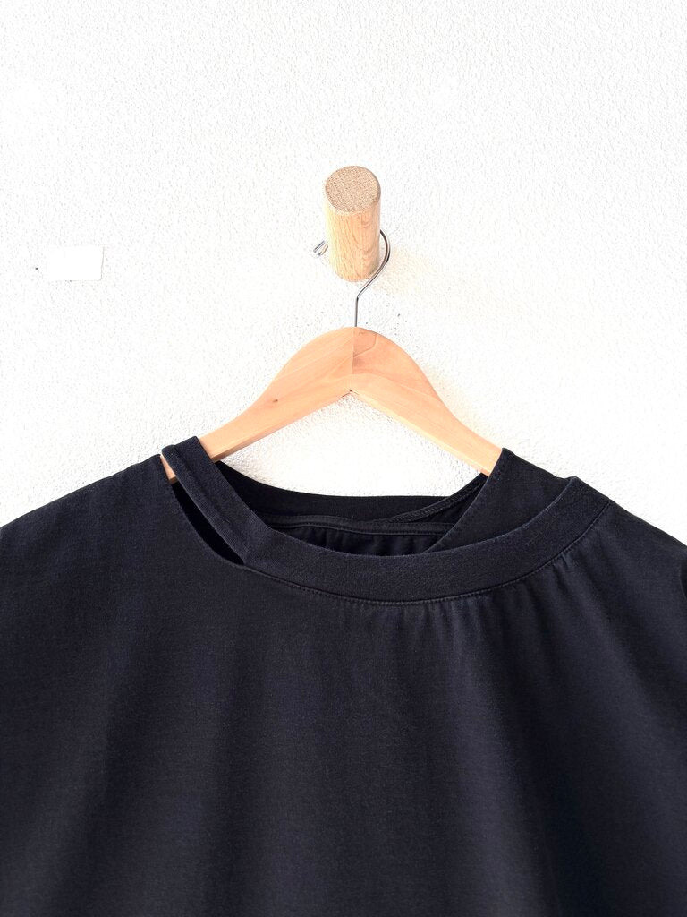 MM6 BLACK TEE SIZE SMALL