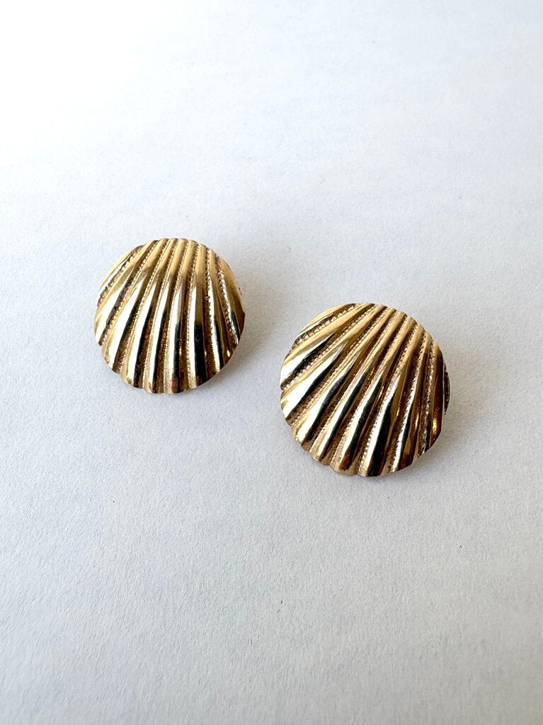 VINTAGE 14K SCALLOP SHELL EARRINGS