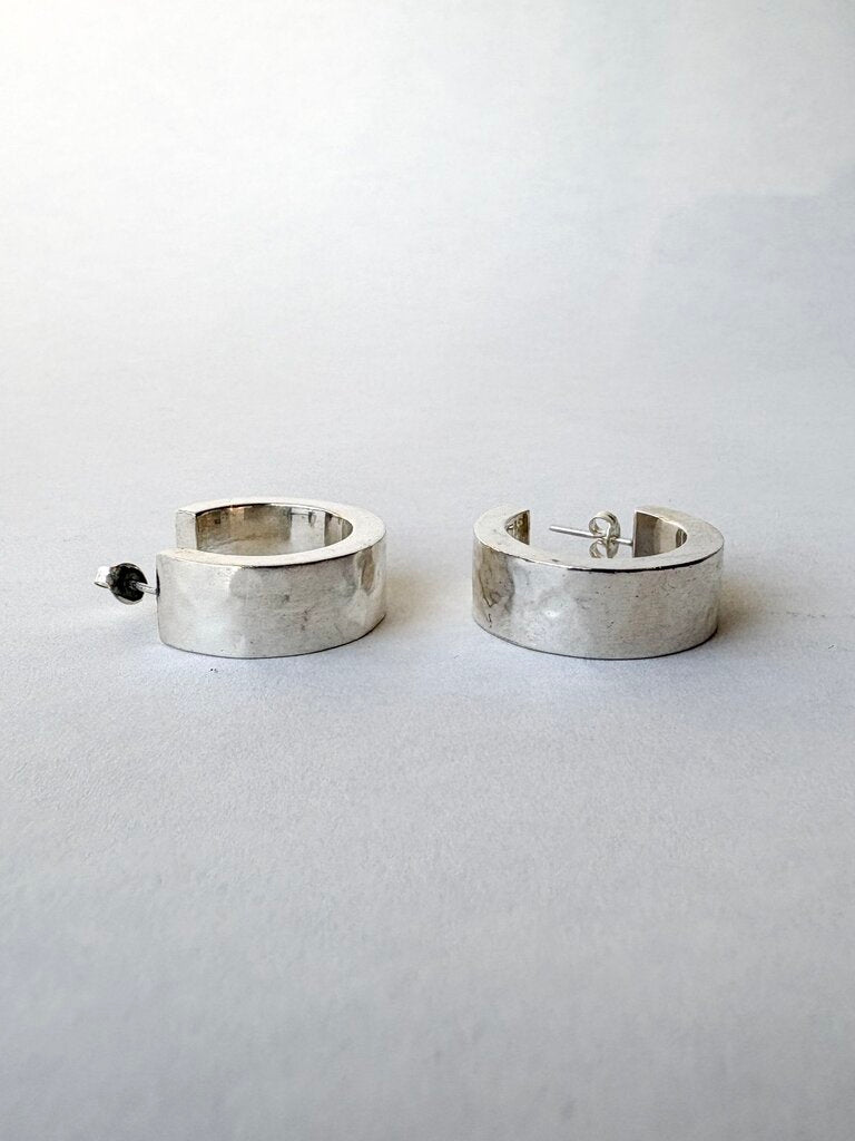 VINTAGE STERLING SILVER HOLLOW HOOPS