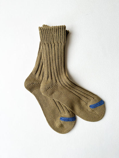 ROTOTO CHUNKY RIBBED CREW SOCKS IN OLIVE SIZE MEDIUM