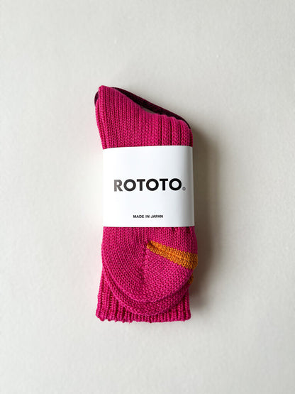 ROTOTO CHUNKY RIBBED CREW SOCKS IN DARK PINK SIZE SMALL