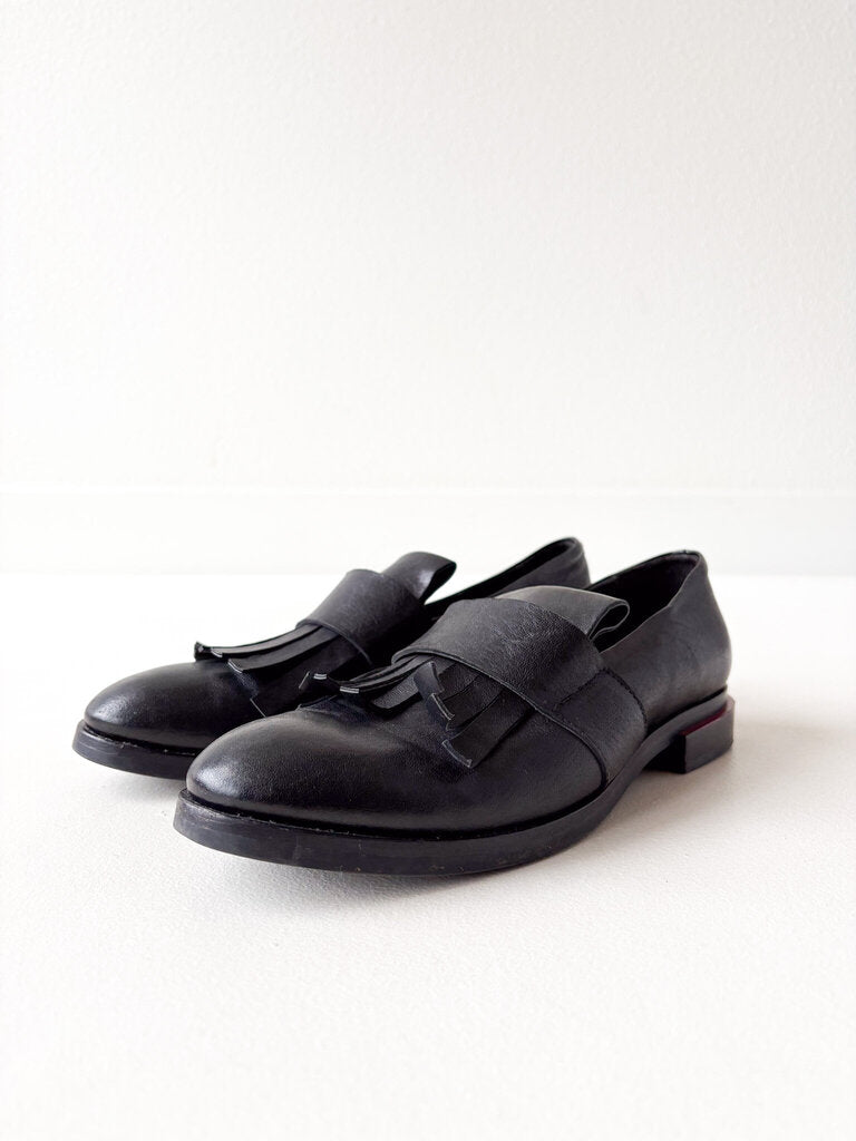 HALMANERA FRINGE LOAFER SZ 38