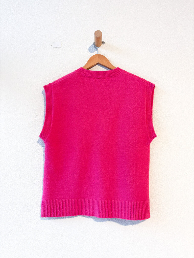 NOMIA SWEATER VEST SIZE MEDIUM