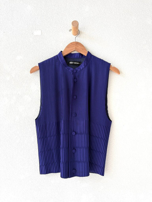PLEATS PLEASE VEST SIZE 2
