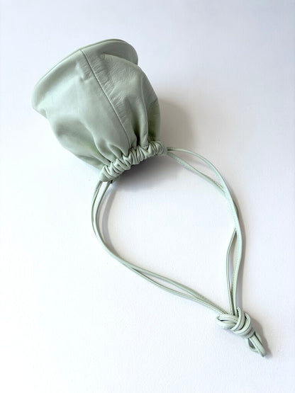 MODERN WEAVING 'SQUARE GATHERED BUCKET' PURSE