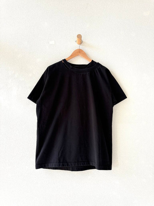 MM6 BLACK TEE SIZE SMALL