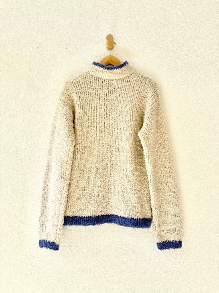 GIU GIU BOUCLE SWEATER SIZE SMALL