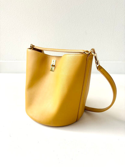 CELINE 16 BUCKET BAG