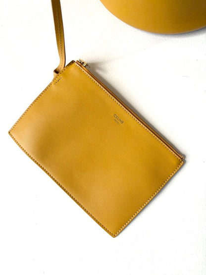 CELINE 16 BUCKET BAG