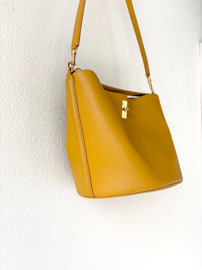 CELINE 16 BUCKET BAG