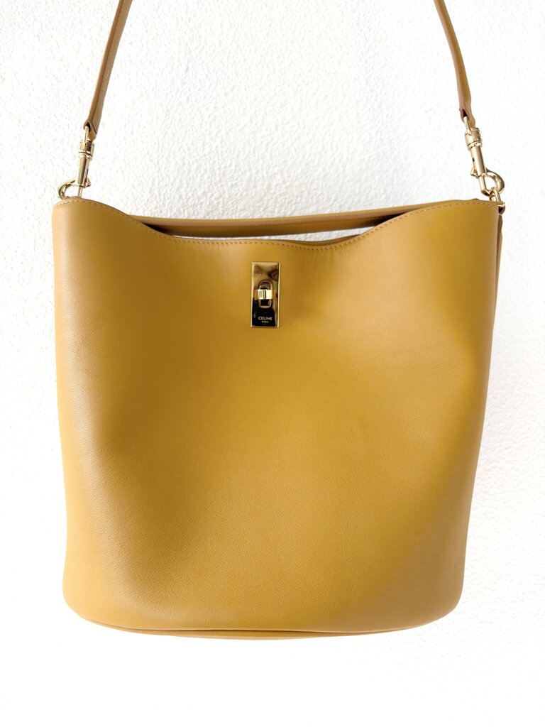 CELINE 16 BUCKET BAG