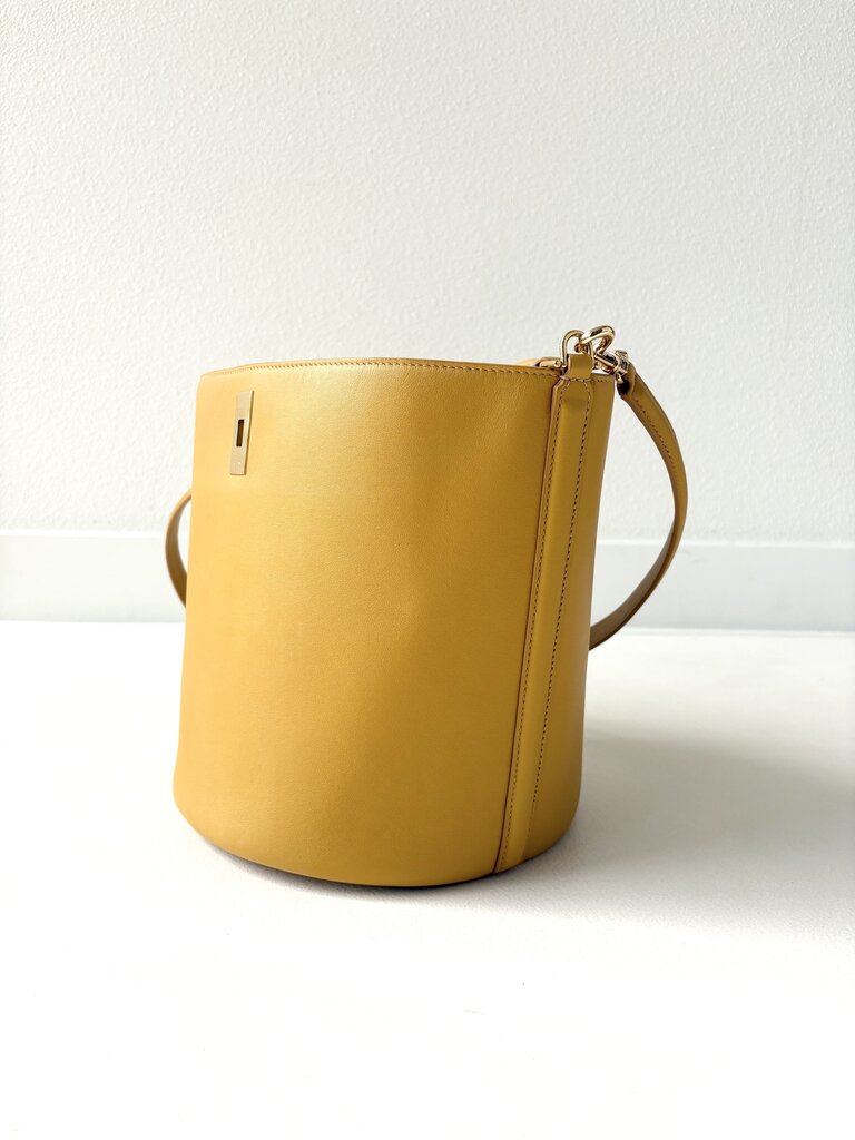 CELINE 16 BUCKET BAG