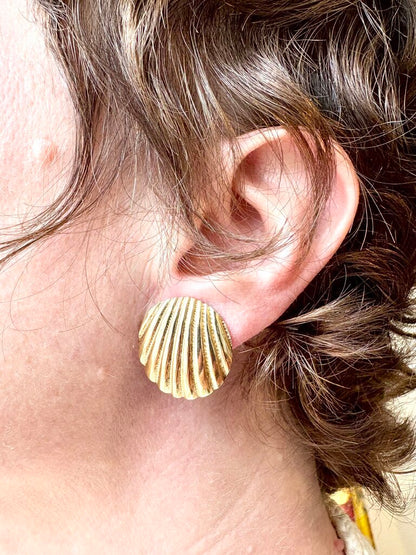 VINTAGE 14K SCALLOP SHELL EARRINGS