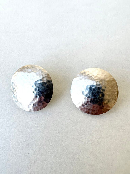 VINTAGE STERLING SILVER HAMMERED DISC EARRINGS
