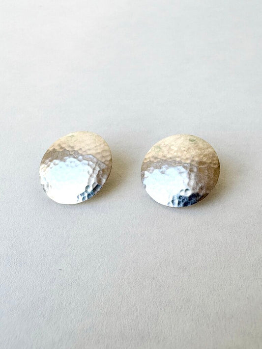VINTAGE STERLING SILVER HAMMERED DISC EARRINGS