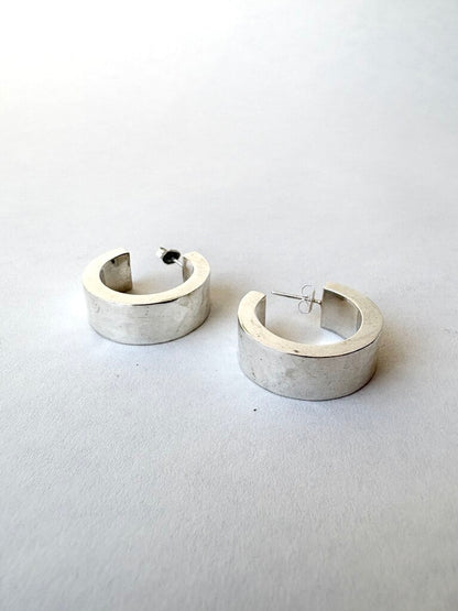 VINTAGE STERLING SILVER HOLLOW HOOPS