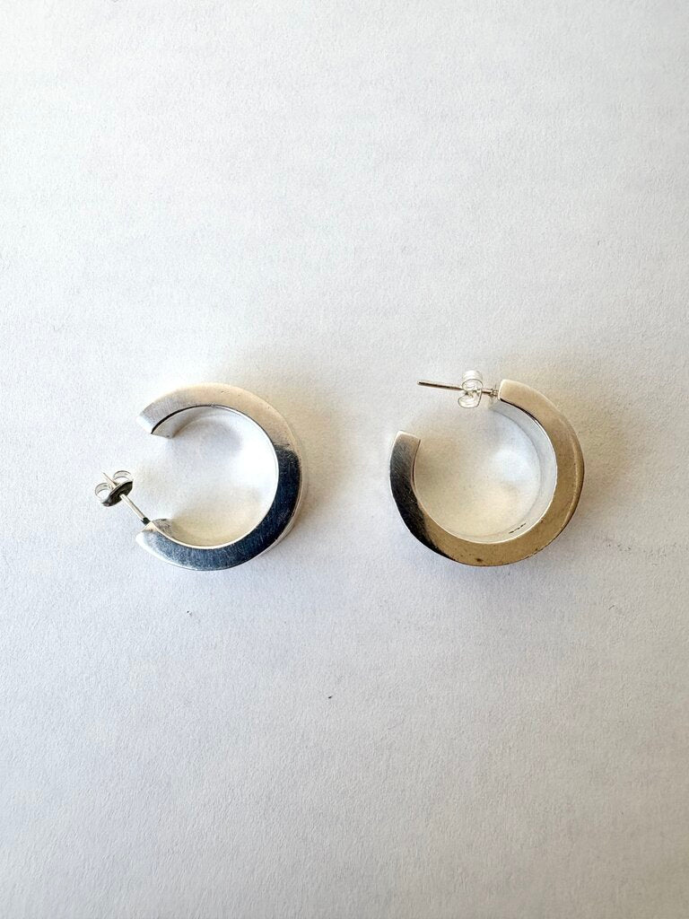 VINTAGE STERLING SILVER HOLLOW HOOPS