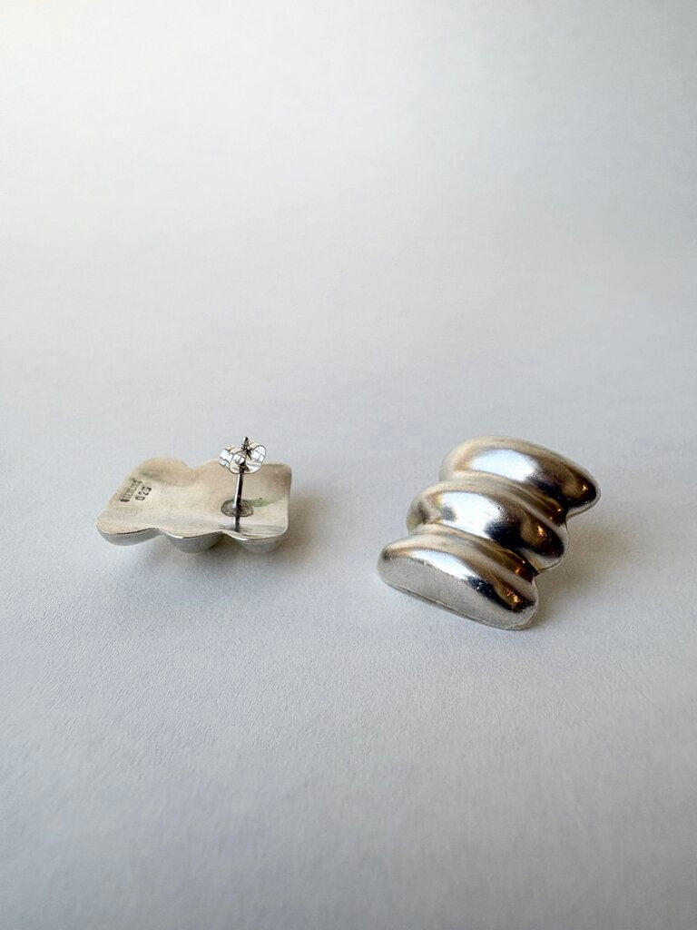 VINTAGE STERLING SILVER PUFFED THREE ROW EARRINGS
