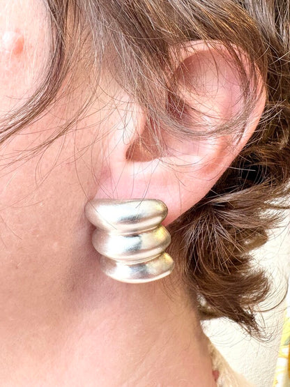 VINTAGE STERLING SILVER PUFFED THREE ROW EARRINGS