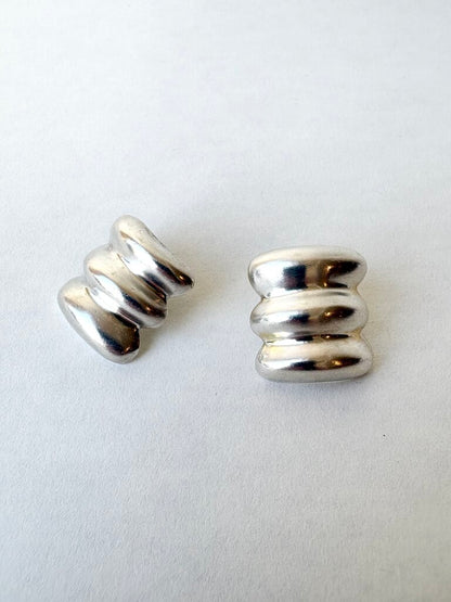 VINTAGE STERLING SILVER PUFFED THREE ROW EARRINGS
