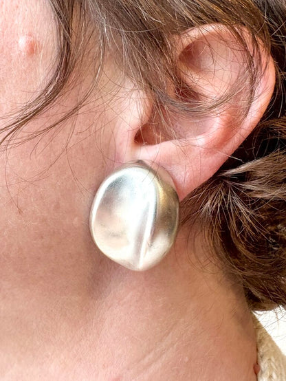 VINTAGE STERLING SILVER OVAL SCULPTURAL EARRINGS