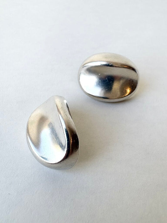 VINTAGE STERLING SILVER OVAL SCULPTURAL EARRINGS