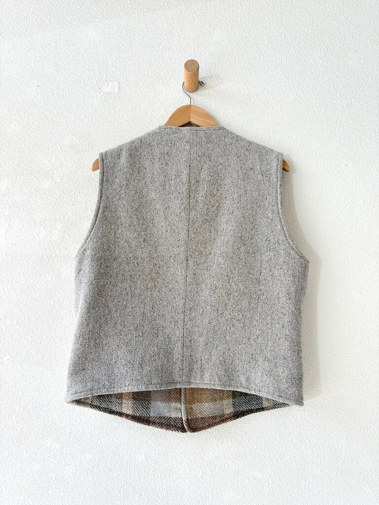 45R REVERSIBLE VEST SIZE MEDIUM