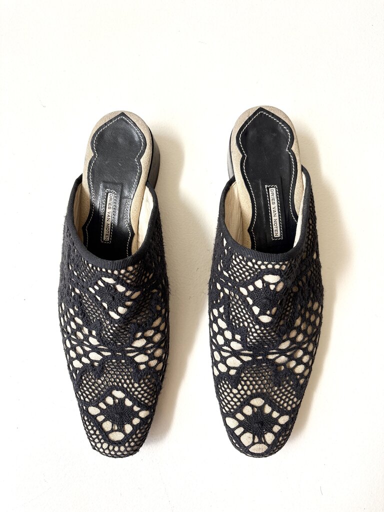 VINTAGE DRIES VAN NOTEN LACE MULES SIZE 38.5