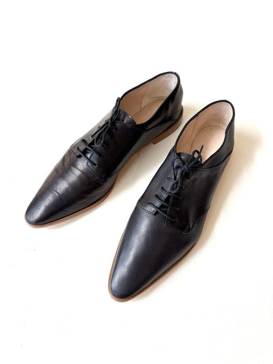 JAMIE HALLER OXFORDS SIZE 37