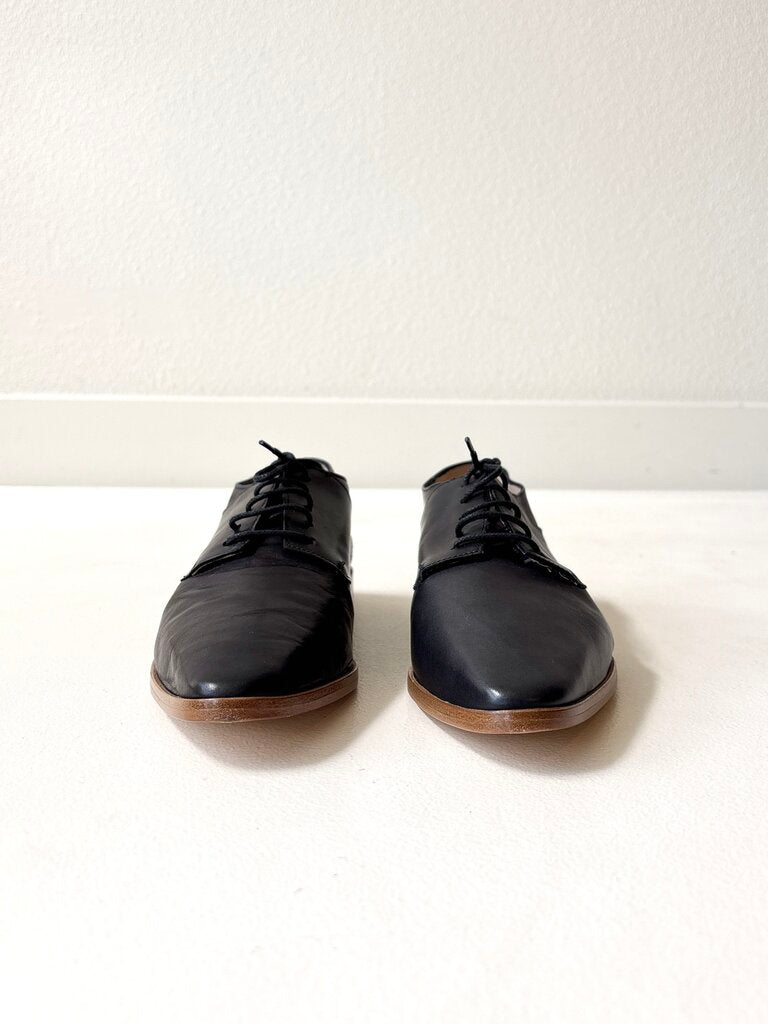 JAMIE HALLER OXFORDS SIZE 37