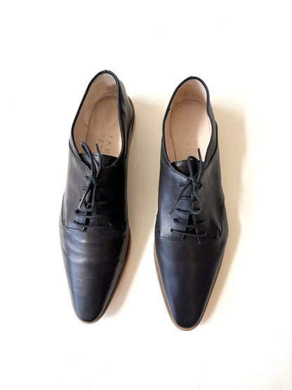 JAMIE HALLER OXFORDS SIZE 37