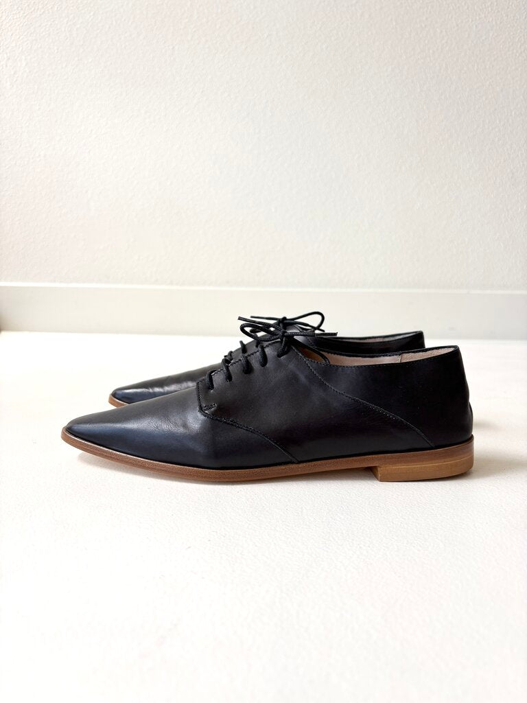 JAMIE HALLER OXFORDS SIZE 37