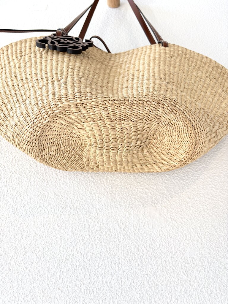 LOEWE SMALL SHELL BASKET BAG