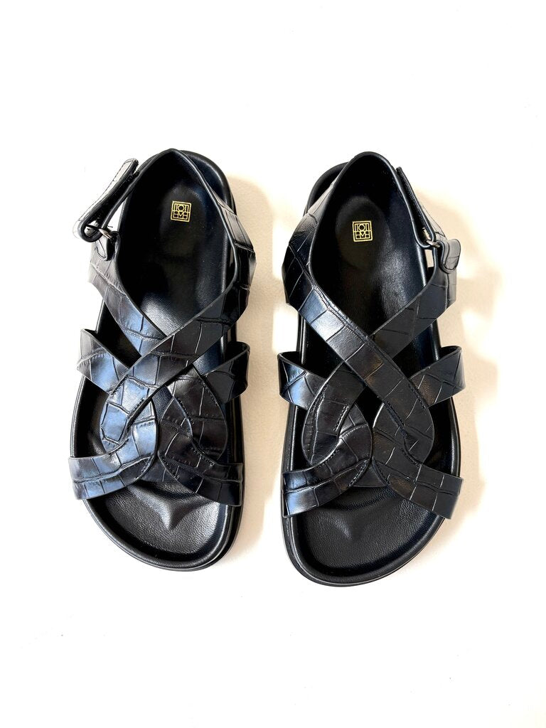 TOTEME CHUNKY FLAT SANDALS SIZE 40