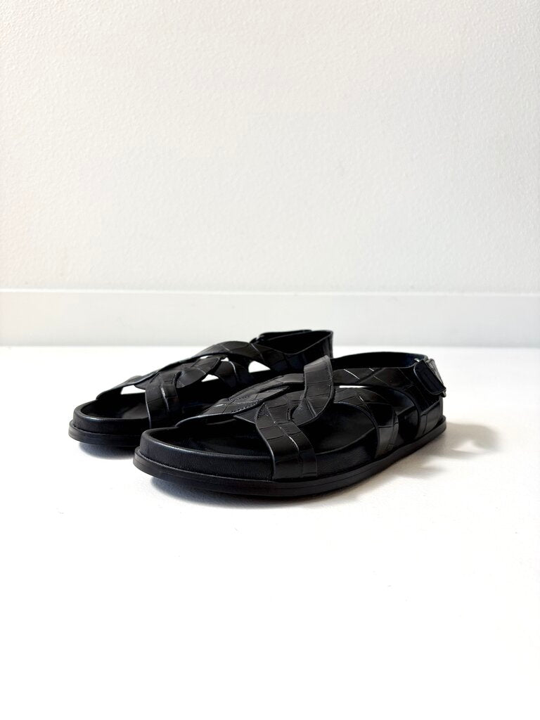 TOTEME CHUNKY FLAT SANDALS SIZE 40