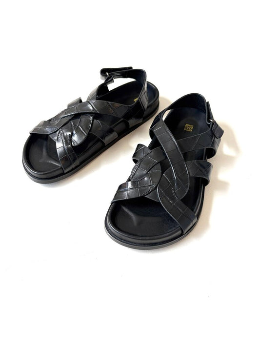 TOTEME CHUNKY FLAT SANDALS SIZE 40