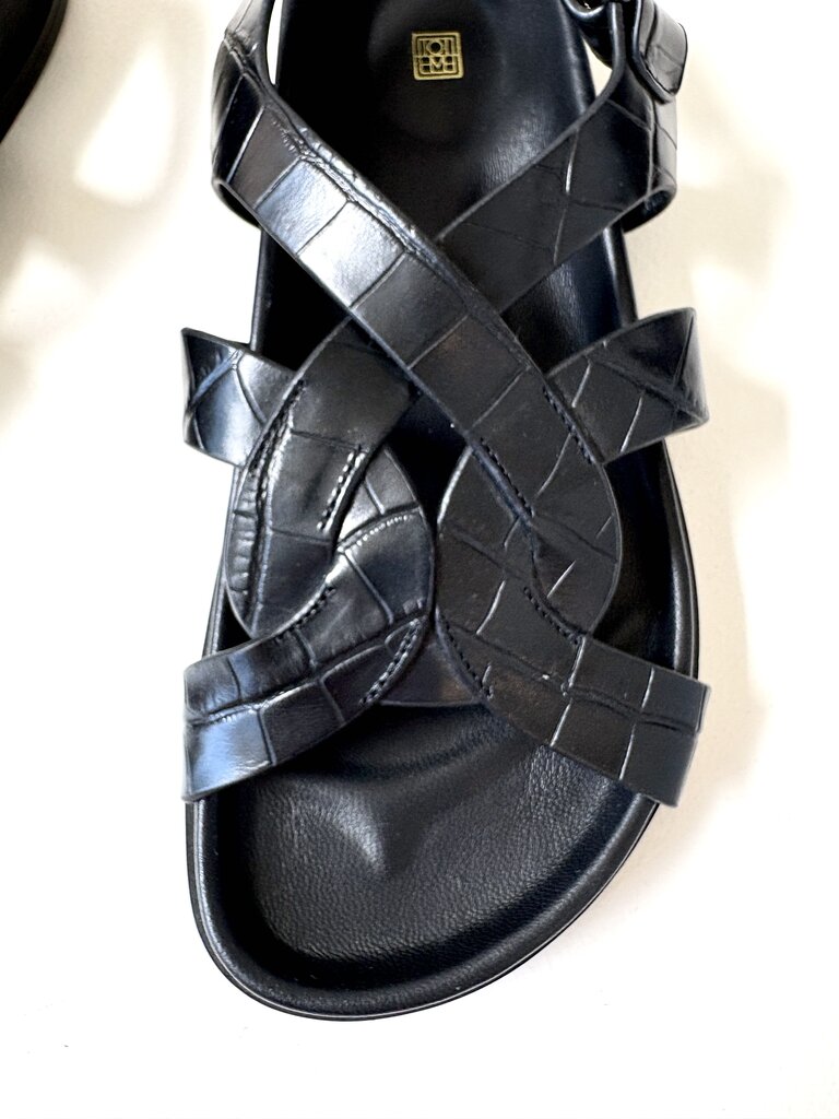 TOTEME CHUNKY FLAT SANDALS SIZE 40