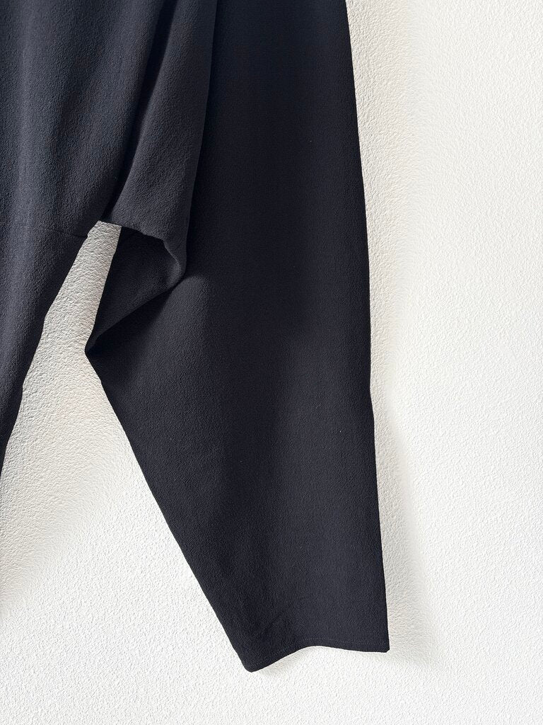 ANNTIAN WOOL CREPE DROP CROTCH PANTS ONE SIZE